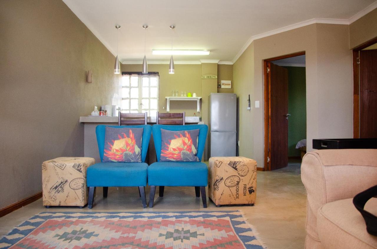 Desert Dew Guest House Hutchinson Экстерьер фото