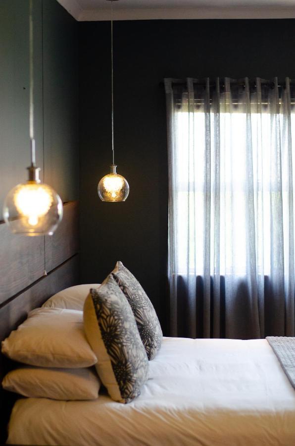 Desert Dew Guest House Hutchinson Экстерьер фото