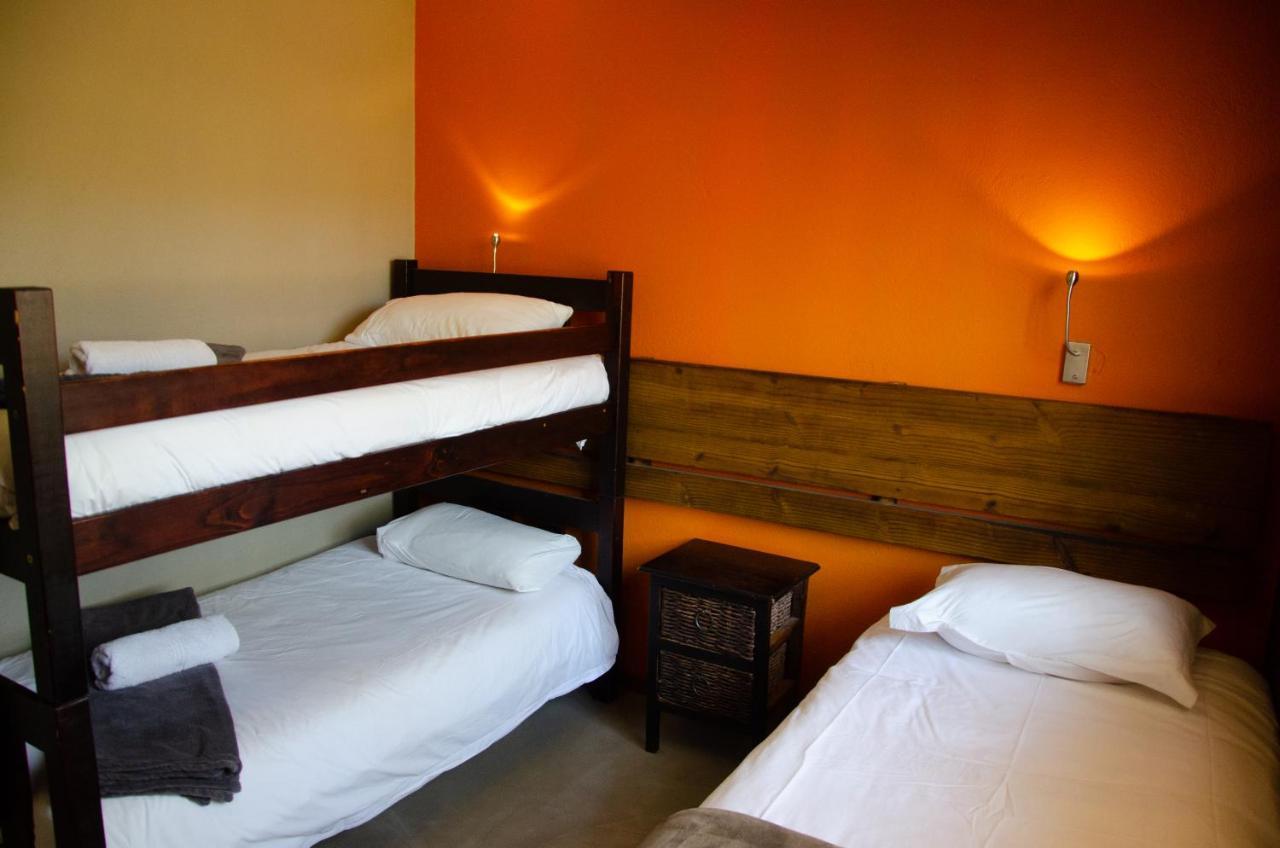 Desert Dew Guest House Hutchinson Экстерьер фото