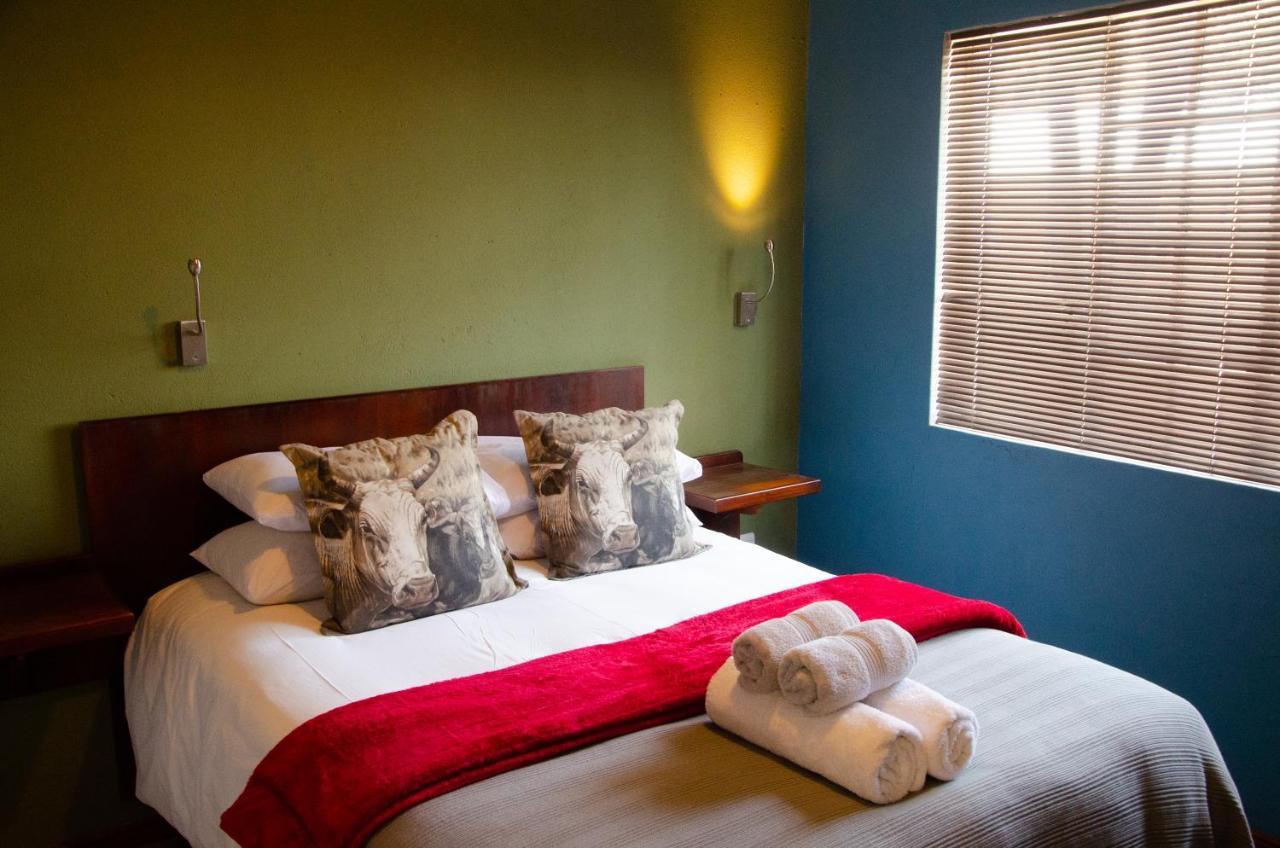 Desert Dew Guest House Hutchinson Экстерьер фото