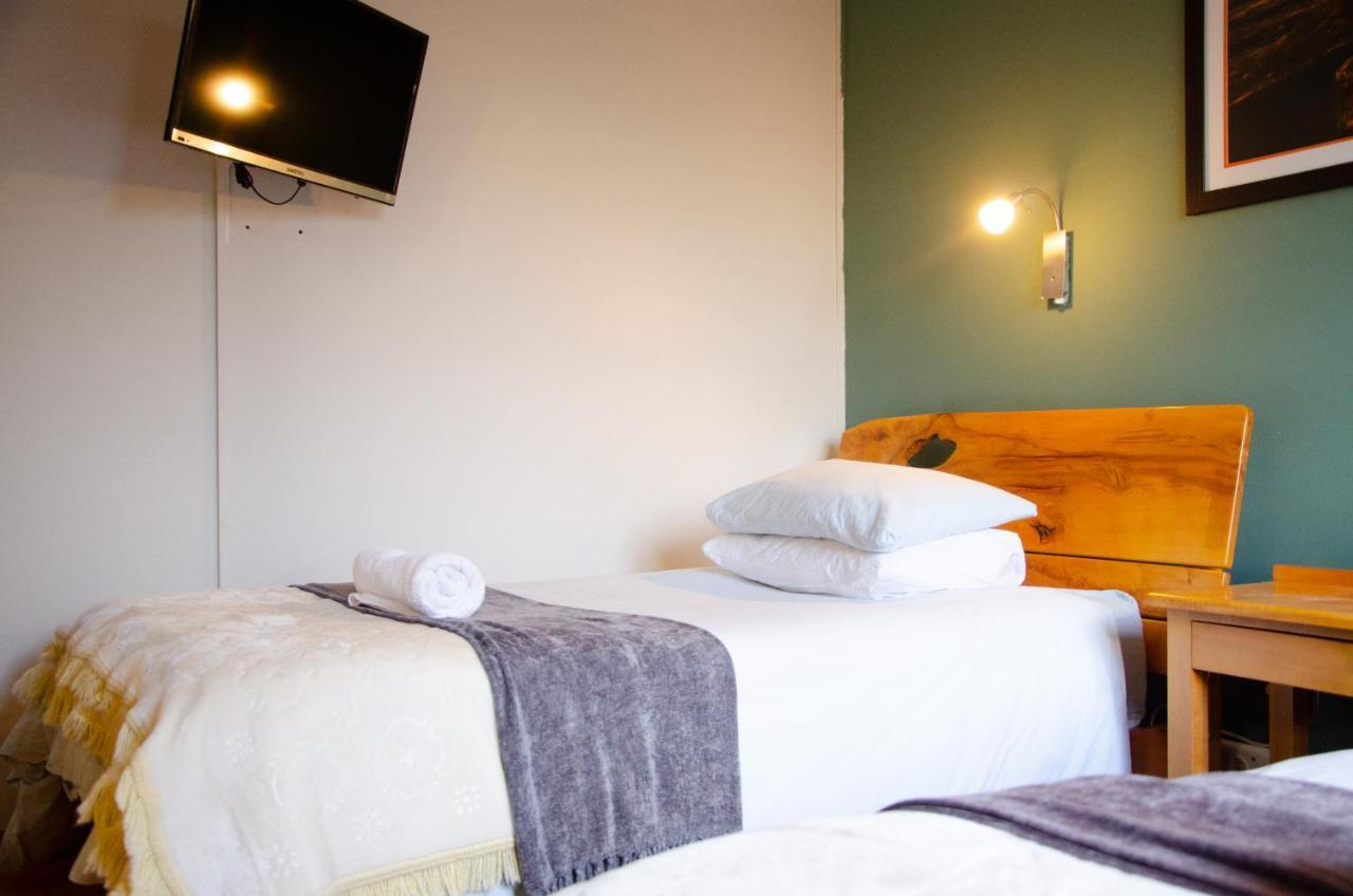Desert Dew Guest House Hutchinson Экстерьер фото