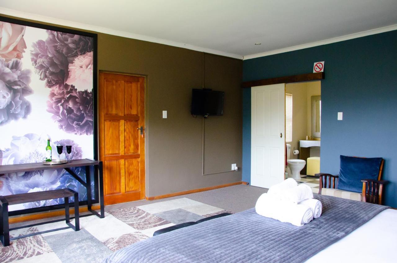 Desert Dew Guest House Hutchinson Экстерьер фото